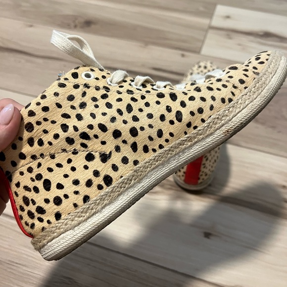 Dolce Vita Leopard Sneakers - Picture 4 of 6